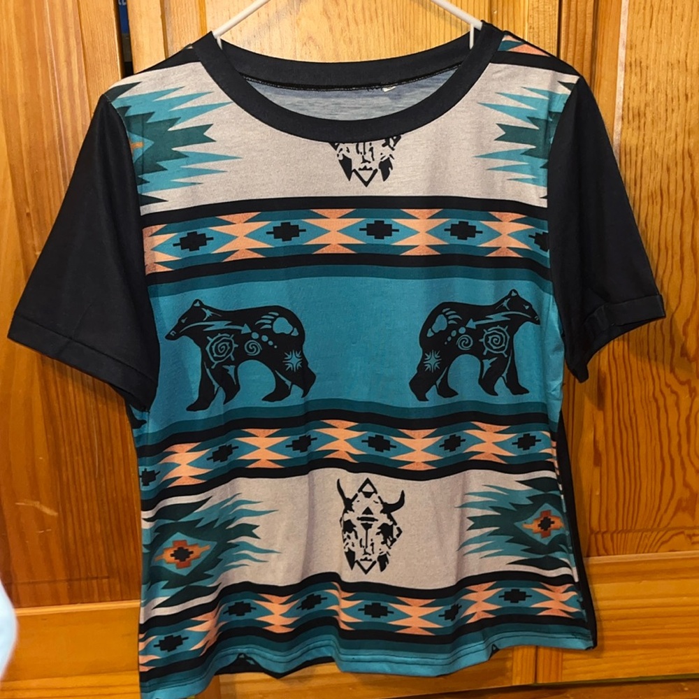 Aztec geo print western bear style tshirt